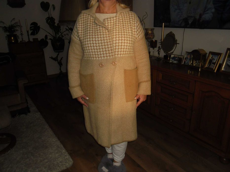 Płaszcz wełniany  ALPAKA ciepły BDB roz.42 XL