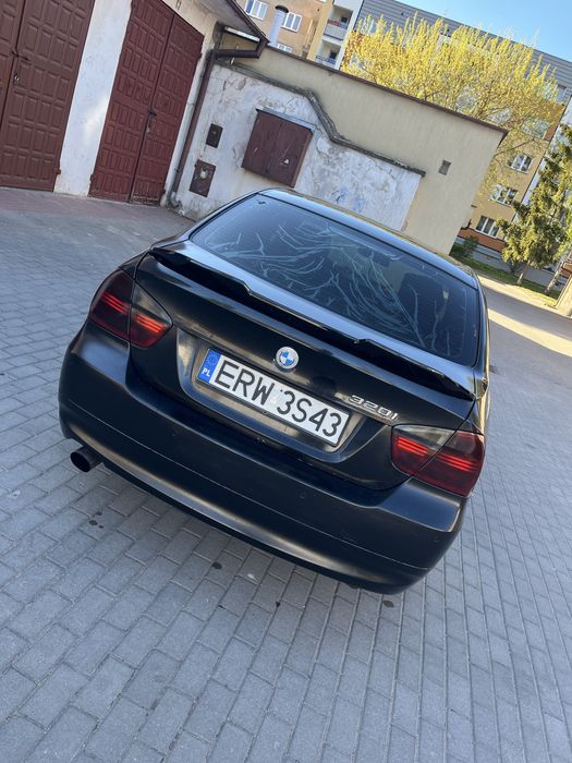 Sprzedam swoje BMW E90, rok 2005, 2.0 benzyna, automat.