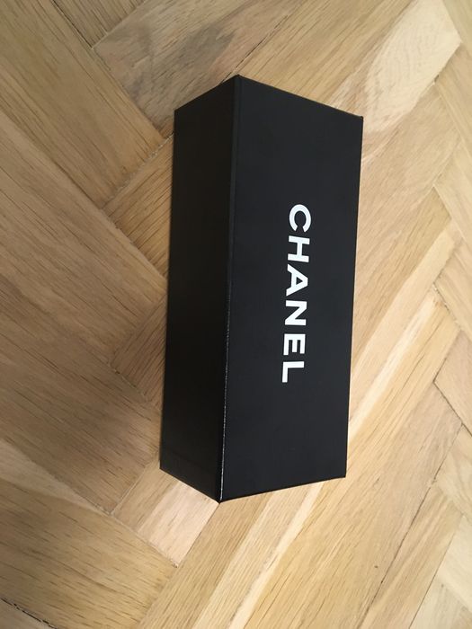 oryginalne pudełko na okulary Chanel czarne