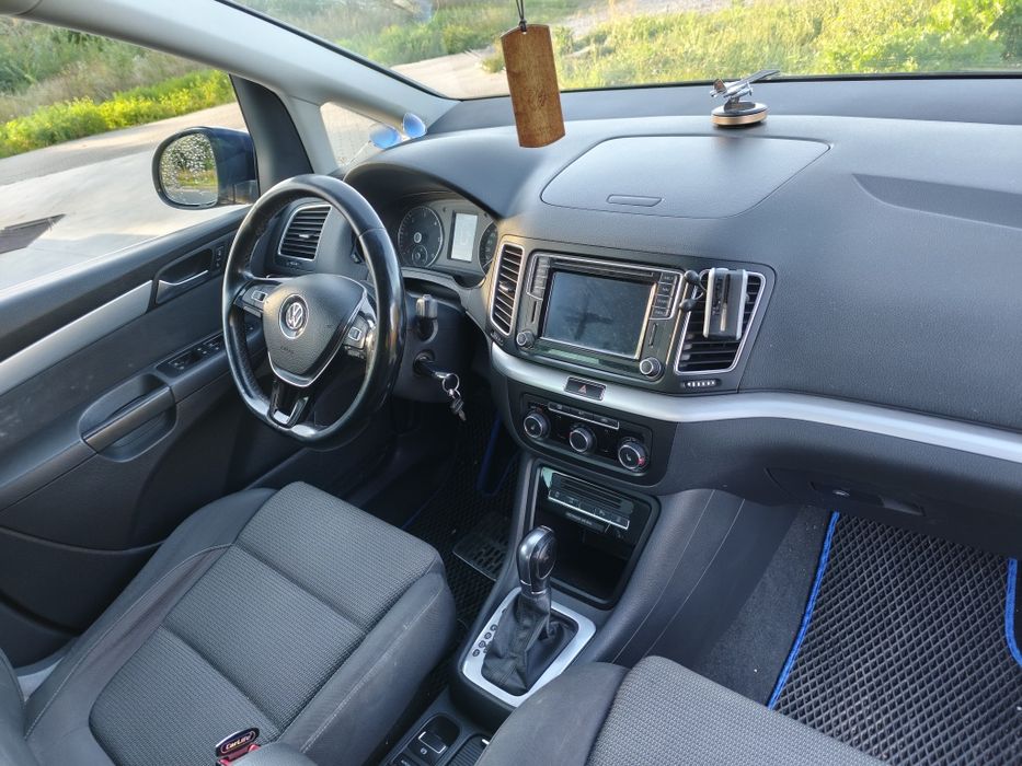 Автомобіль VW Шаран 2015року