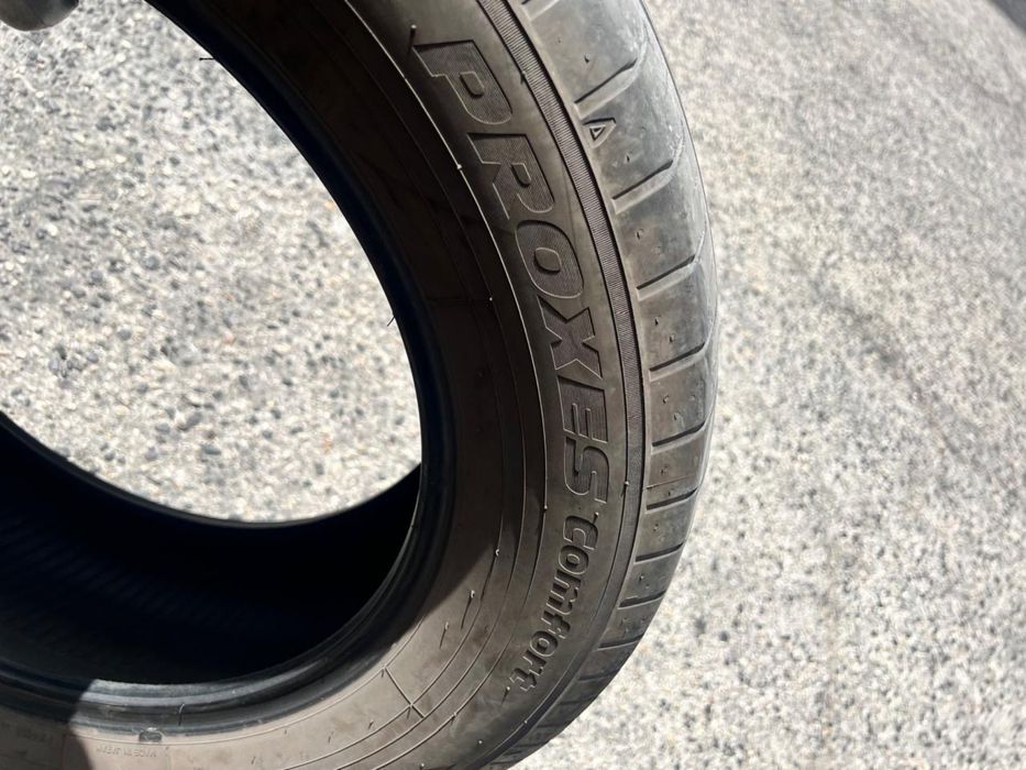 215/65/17 Toyotires 2 pneus