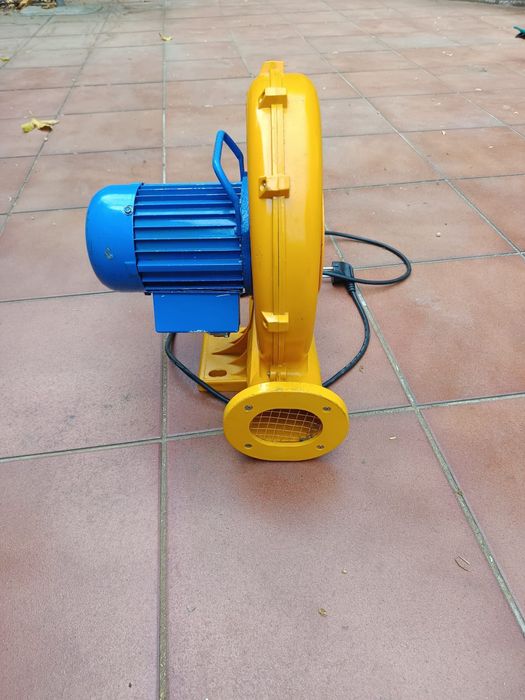 Soprador de ar para encher reclames insufláveis
