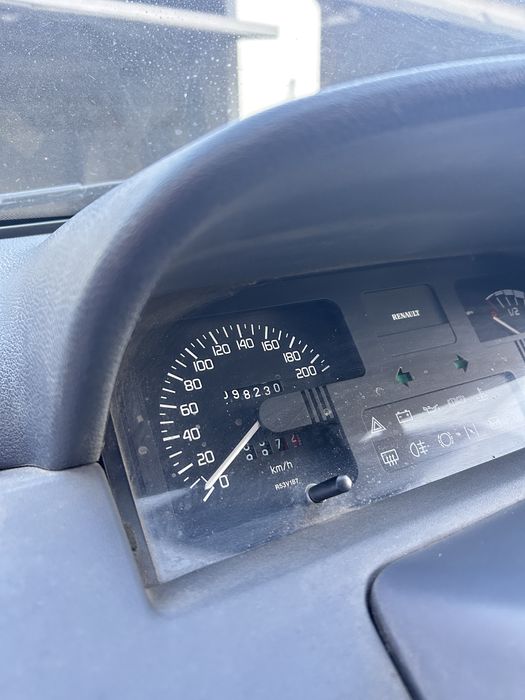 Renault Clio 1.2 • 98.000KM • 1 dono
