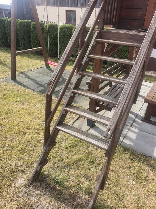 Domek drewniany dla dzieci