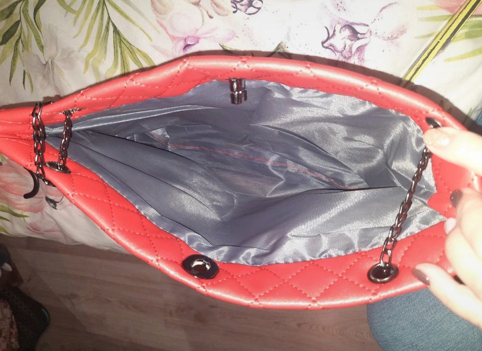 Torebka pikowana z łańcuszkiem