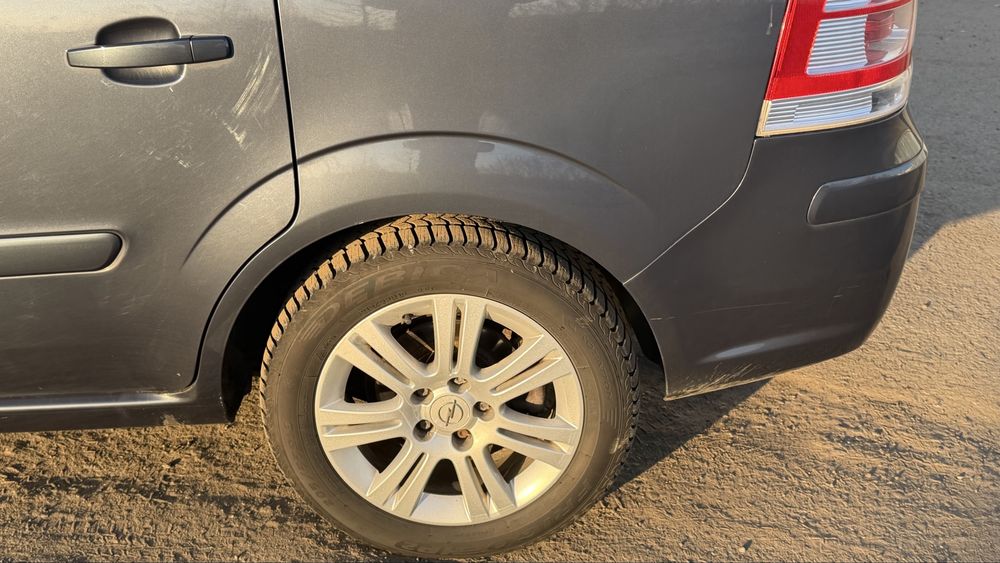 Opel Zafira 1.7 tdi 7 місць 2011р