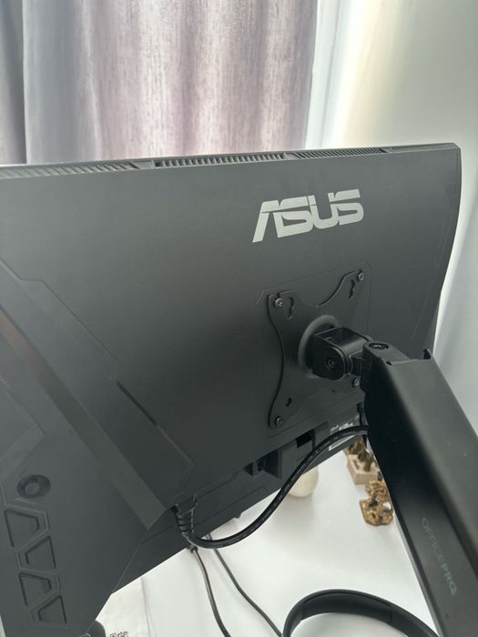 Asus TUF Gaming монітор 23,8