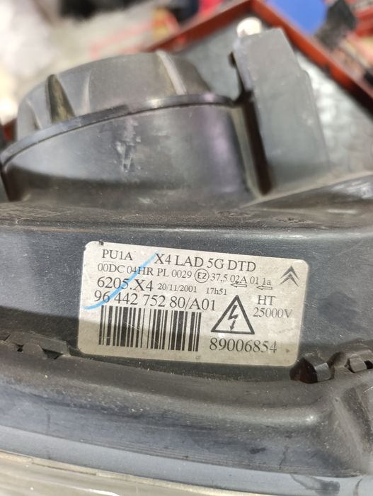 Óptica Farol Direito Citroen C5 com módulo Xenon 9644275280