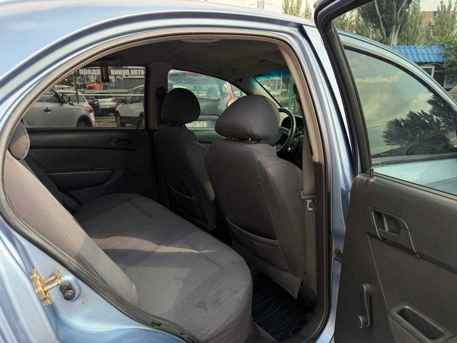 Продам Chevrolet Aveo 2006 С газом и кондером