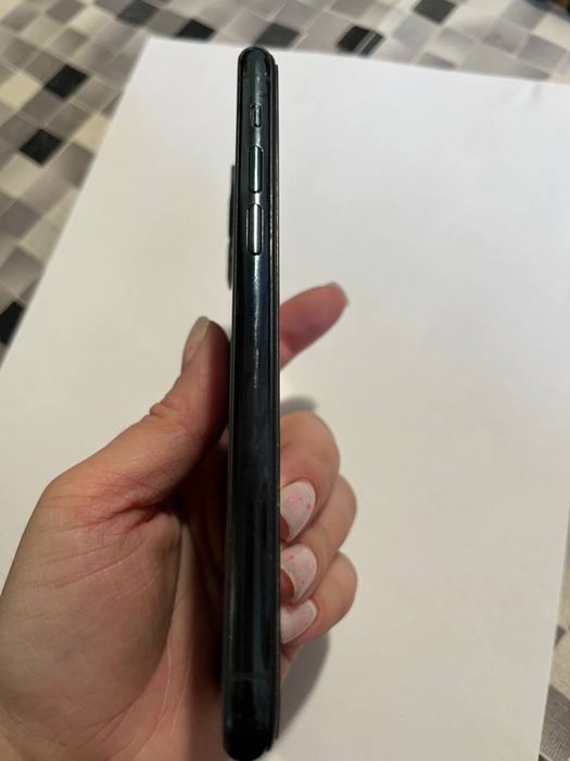Продам Iphone11 pro 256