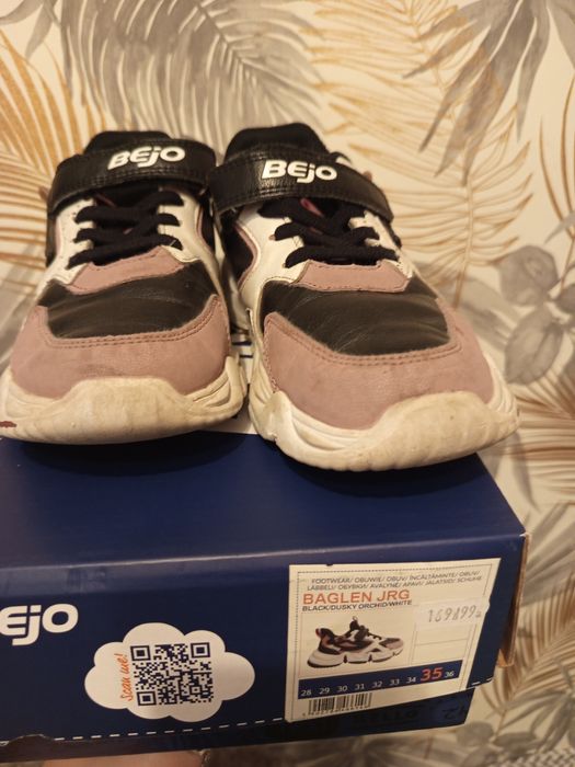 Sprzedam buty rozm. 35