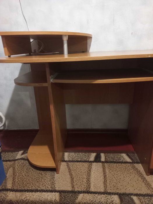 Письмовий/комп'ютерний стіл