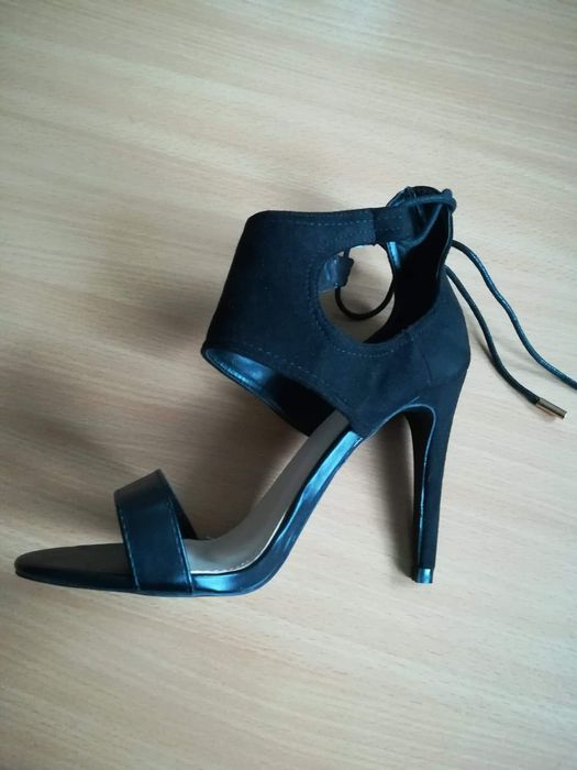 Buty damskie, sandały na szpilkach