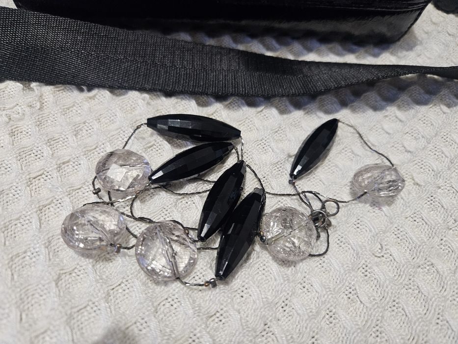 Piekne klasyczne korale  czarne