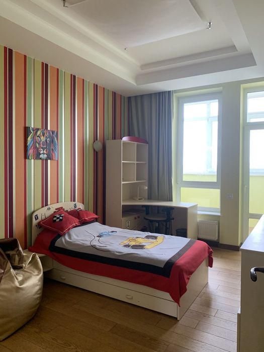 Оренда 4к квартири 128м2, Печерськ, метро Звіринецька, Либідська. Паркінг, резервне живлення