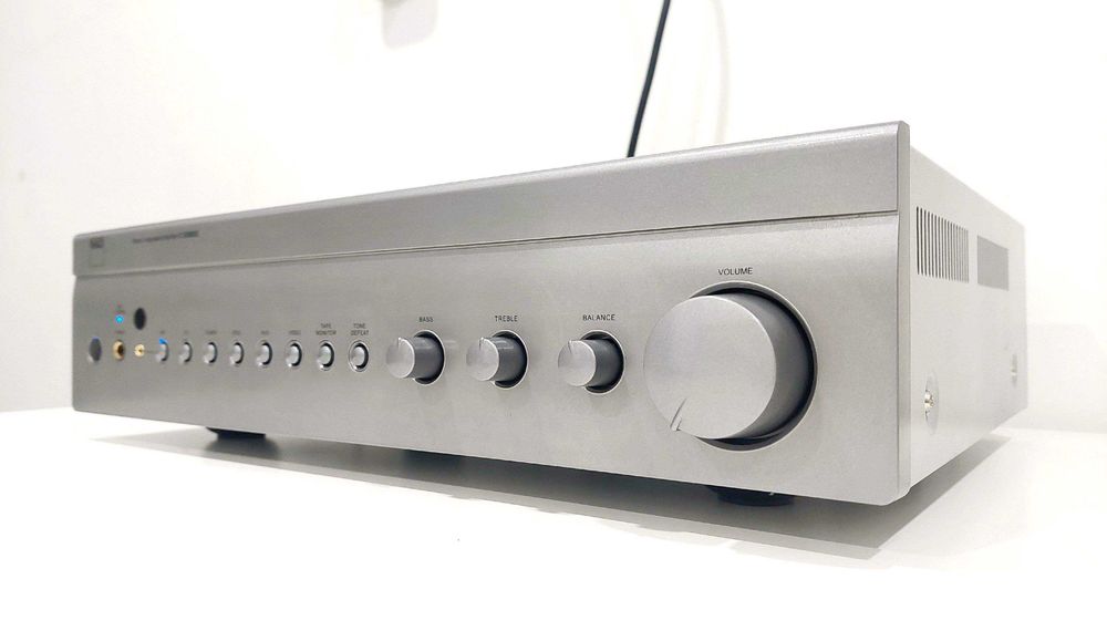 Amplificador audiófilo NAD C326BEE de Alta Potência c/2x100w + Comando + OFERTA PRE*