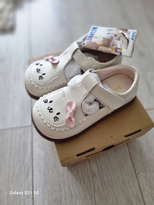 Buty Bartek dla dziewczynki skórzane rozm26