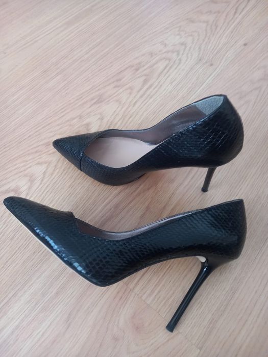 Sapatos salto alto clássicos pretos, usados 2x