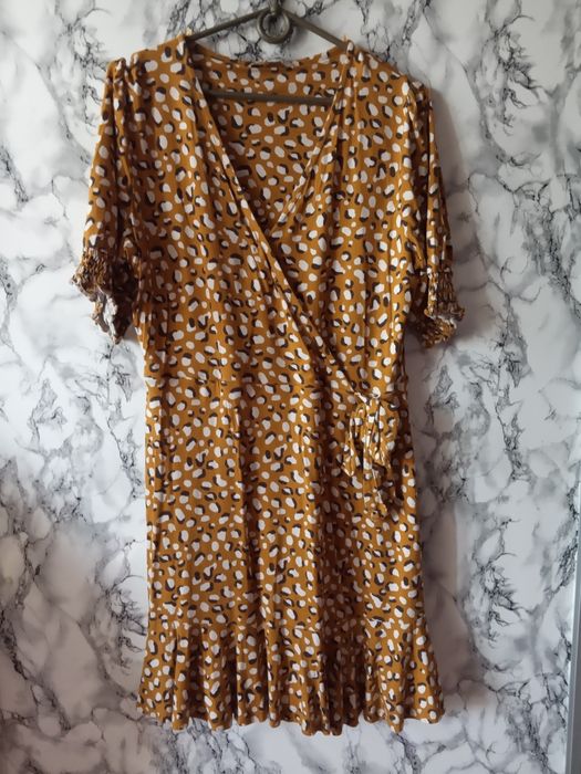 Жіноча літня сукня