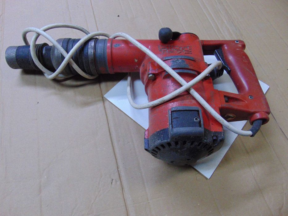 Бетонолом Hilti.