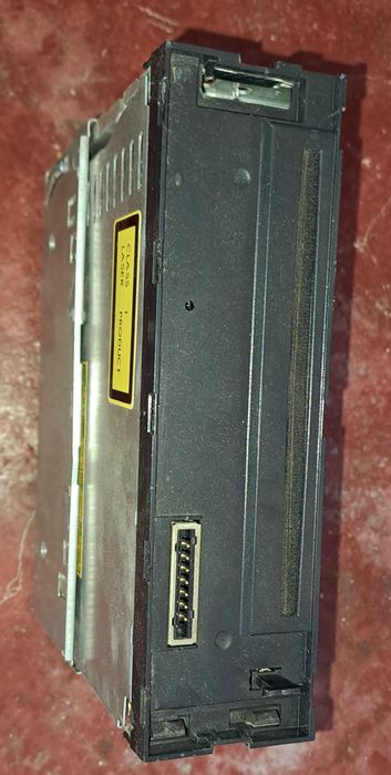 Auto rádio JVC, com leitor de CD
