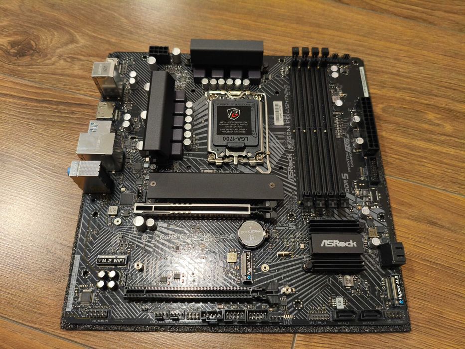 Материнська плата ASRock B760M PG Lightning