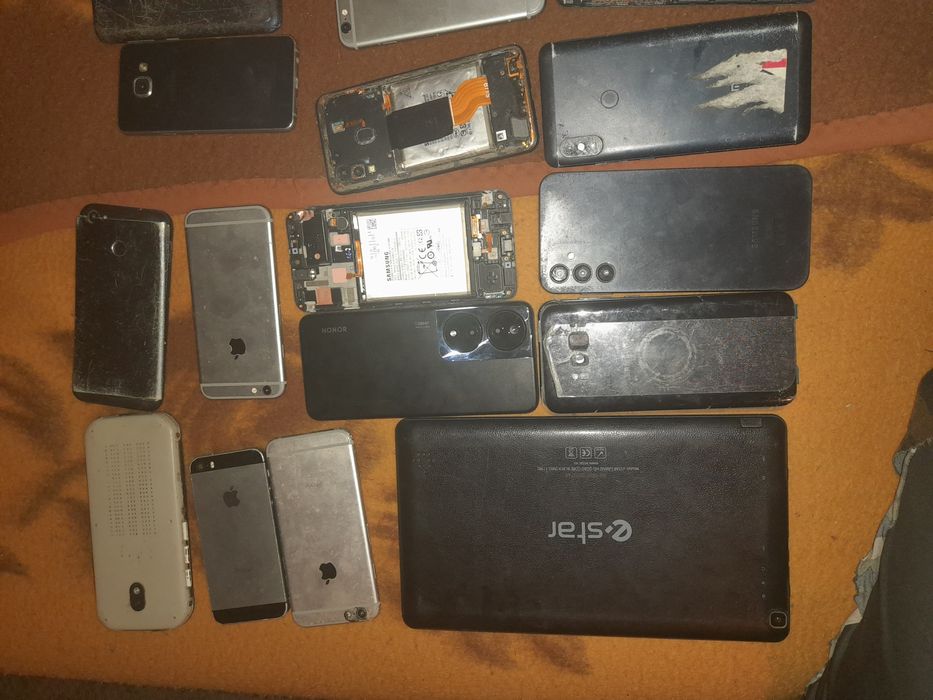 Telemóveis e um Tablet ler descrição 70€ por tudos