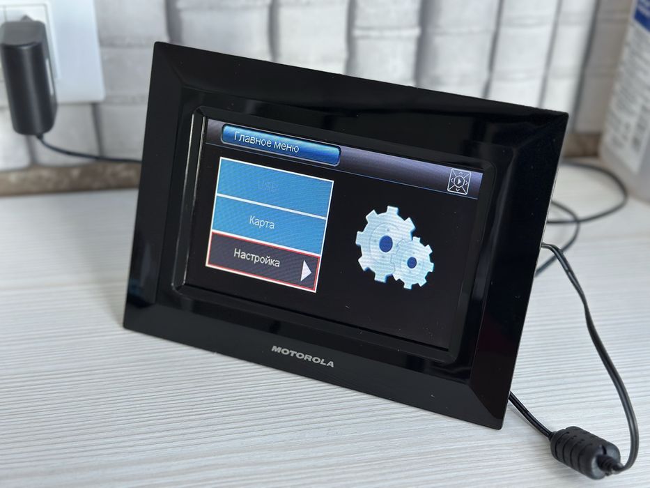 Цифровая фоторамка Motorola MF700/7