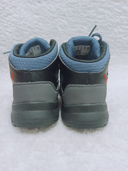 Оригінал Adidas Core-tex 26 розмір, устілка 16.5 см,черевички для хлопчика