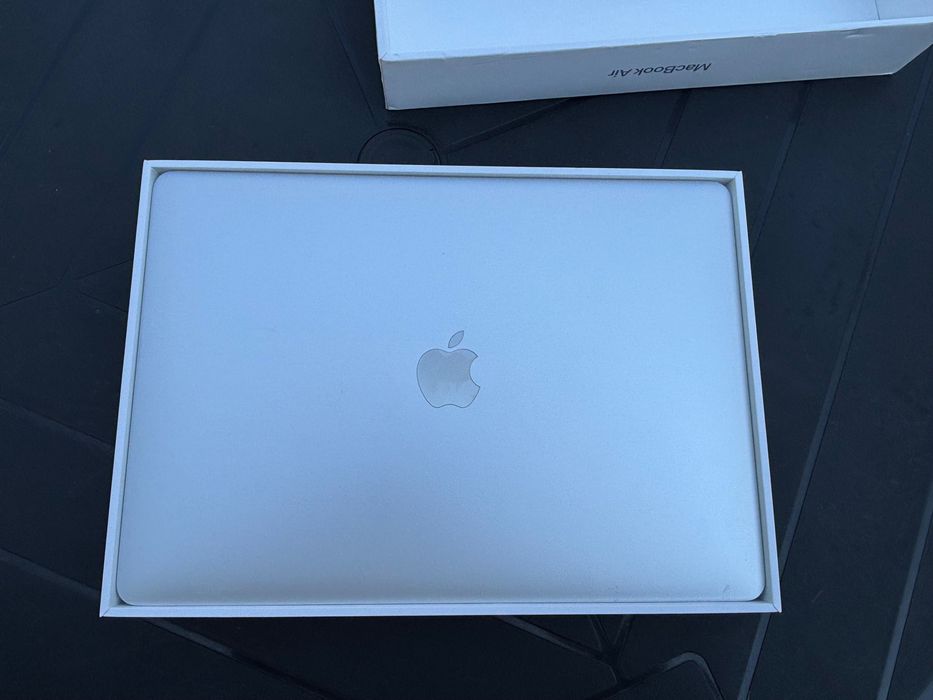 MacBook Air 13” M1 8GB/256GB