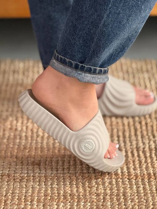 Шльопанці  Skechers ,41р