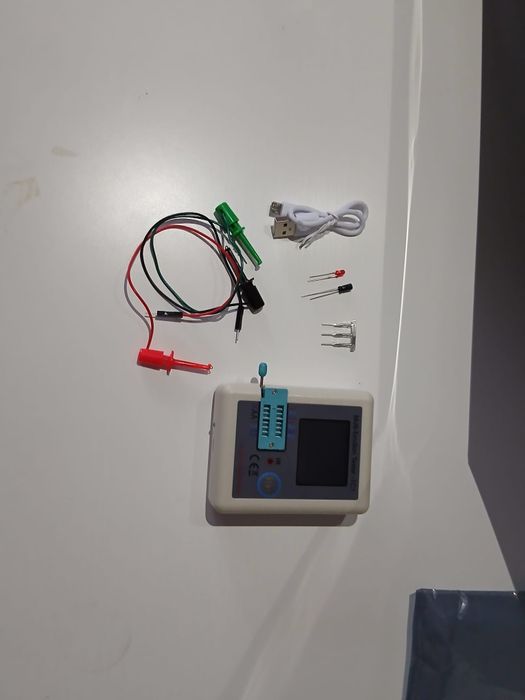 Testador de Componentes Eletrónicos TC1
