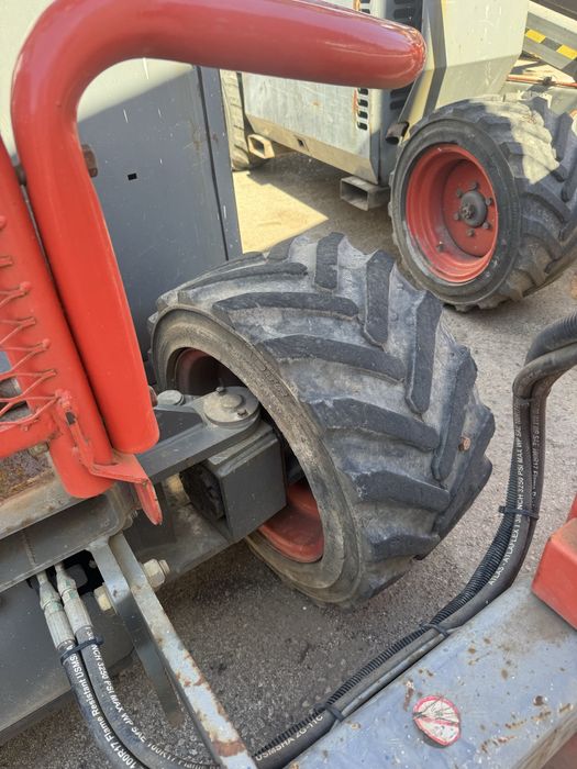 Plataformas elevatoria diesel (4x4)  usada 12mt terreno acidentado