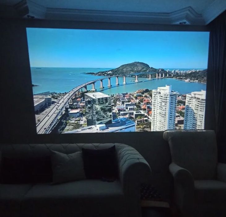 PROJEKTOR RZUTNIK Android TV WIiFi Uhd 4K Przenośny Smart Głośnik