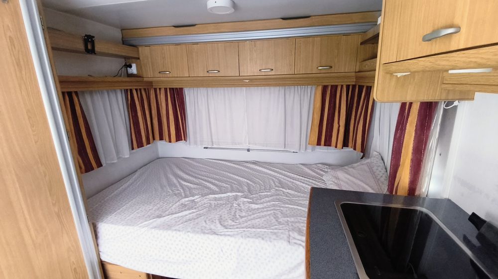 Caravana Pluma 300 com mover, toldo fiamma e ar condicionado.