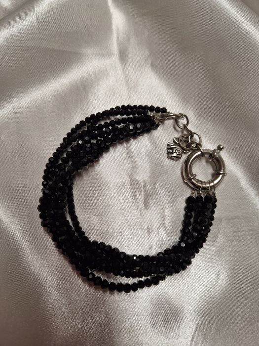 Bransoletka z czarnych kamieni