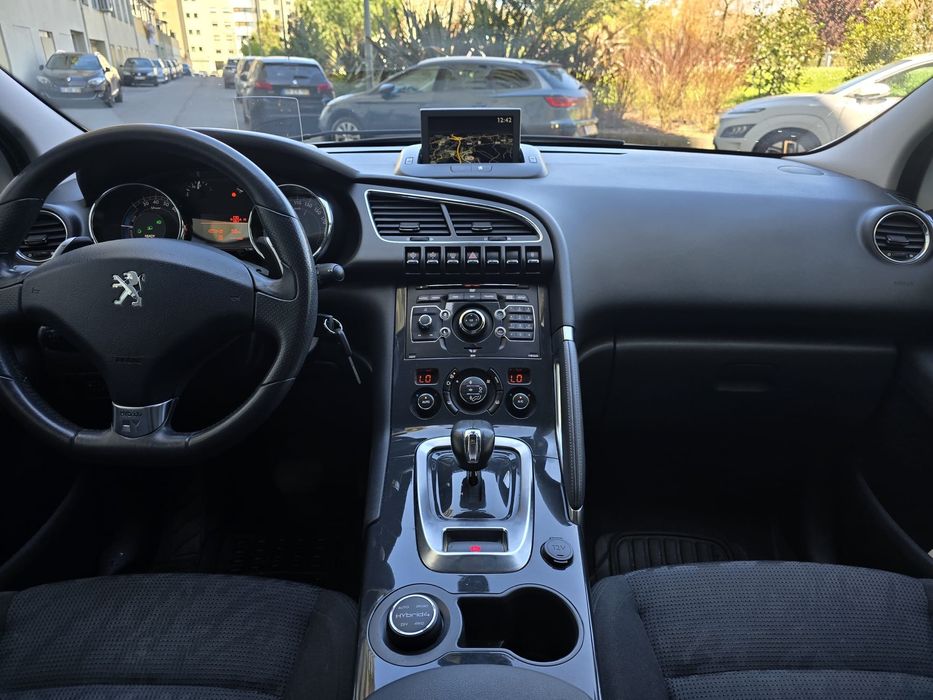 Peugeot 3008 Híbrid 4  2,0 HDi 200 Cv's Sport DVDs.  8299