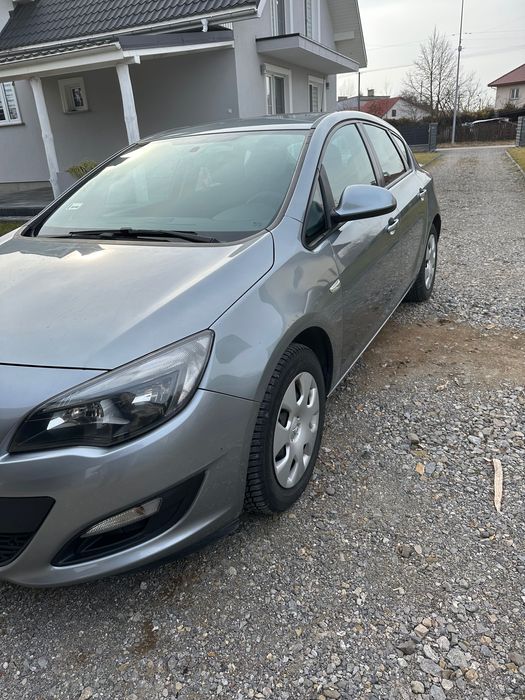 Opel Astra j 2013 1.6 B+Lpg 115 Km