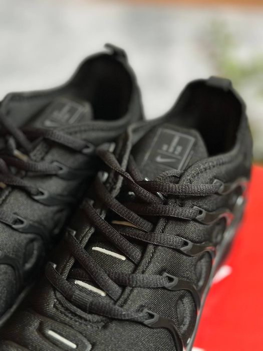 Nike Air VaporMax Plus Triple Black стильні та універсальні кросівки
