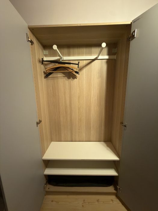 Dwudrzwiowa szafa z lusterem - ikea