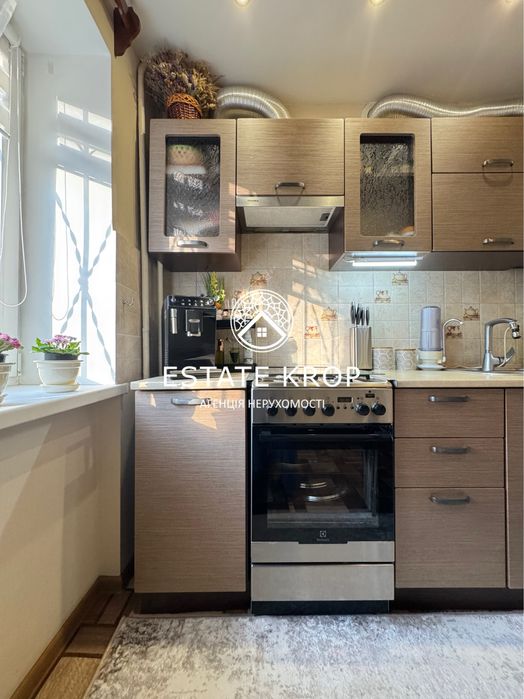 Затишна 2 кімнатна біля Парку