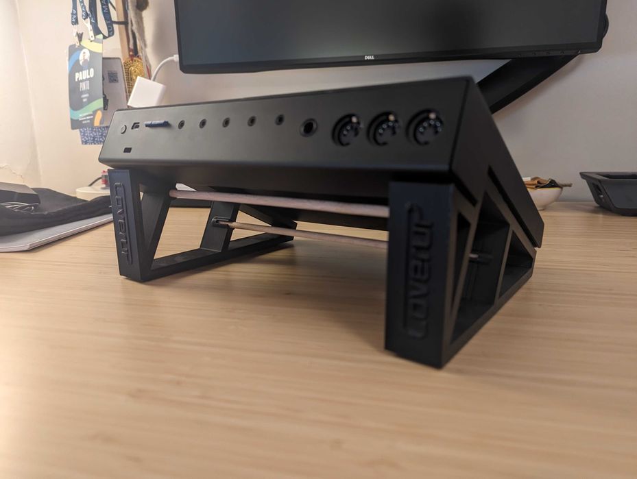 Sequenciador MIDI Squarp Pyramid Mk3, com stand, caixa e manual