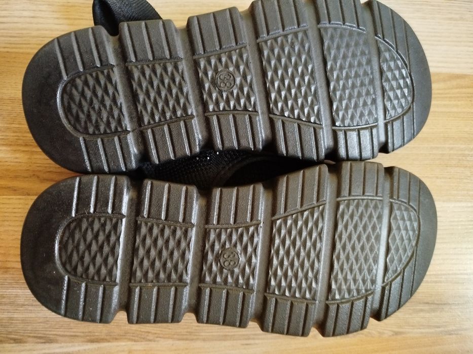 Sandałki czarne 38  stopa 23,5cm