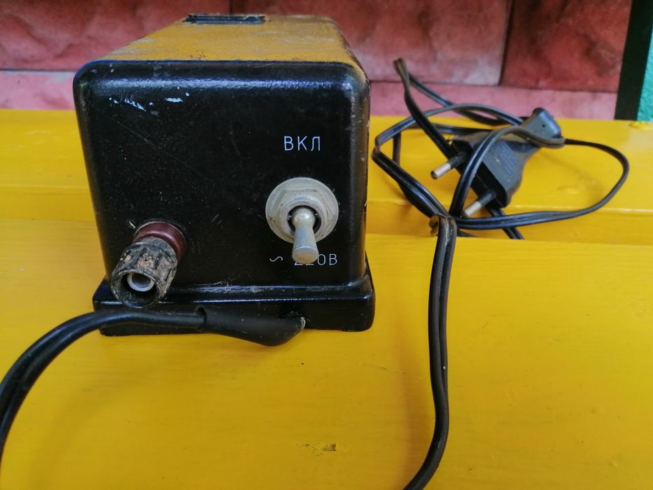 Регулируемый источник питания на 8 В переменки, ссср, рабочий