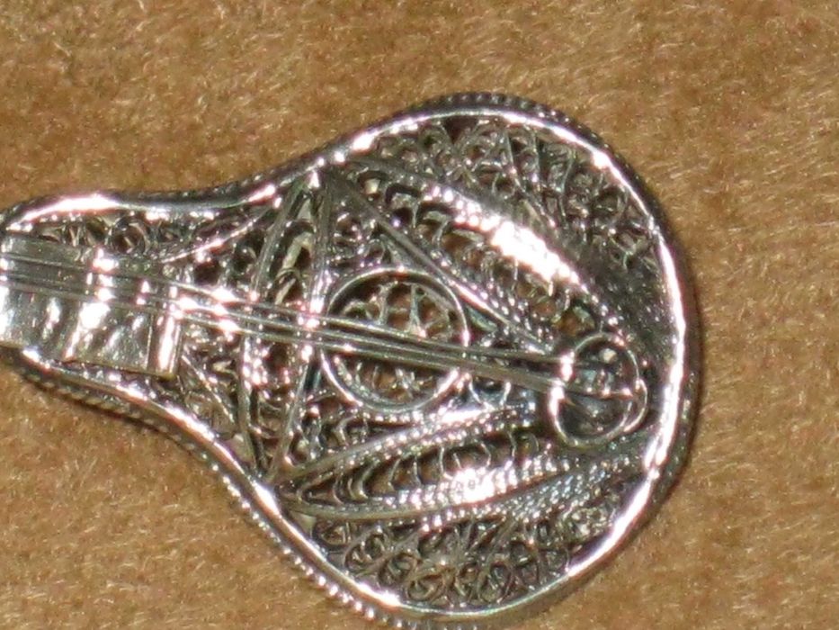 Alfinete Filigrana em Prata de Lei Maciça 835`/..