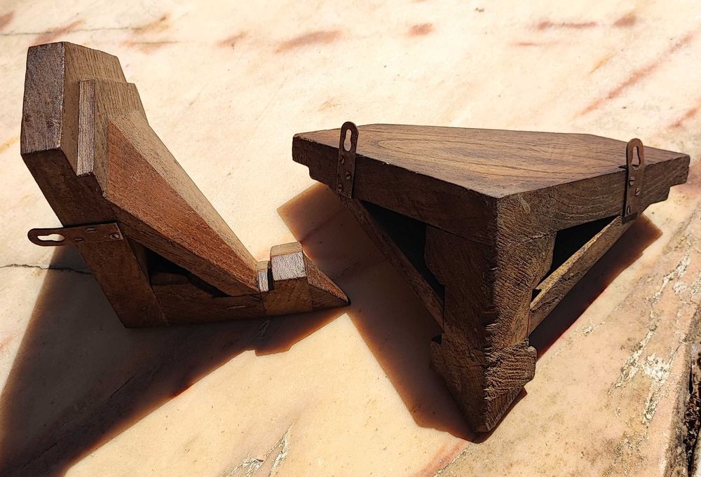 Par de pianhas de canto