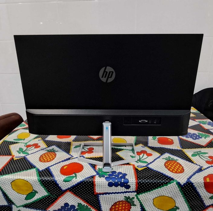 Monitor HP M27f pouco usado