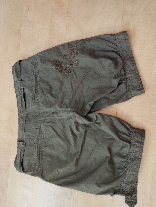 krotkie spodenki szorty khaki xs