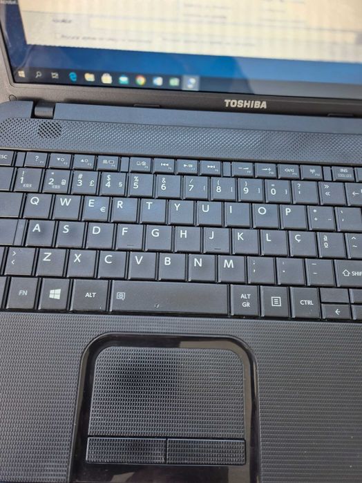 Toshiba C850 proc i3-2348, disco 500gb, memória 8gb muito bom estado