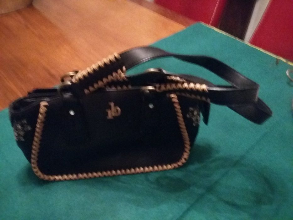 Vende-se mala de senhora R&B